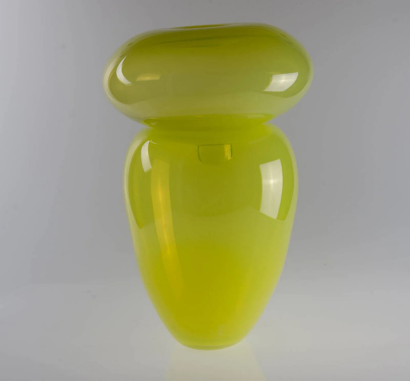 Hans Hovy — Yellow Flower