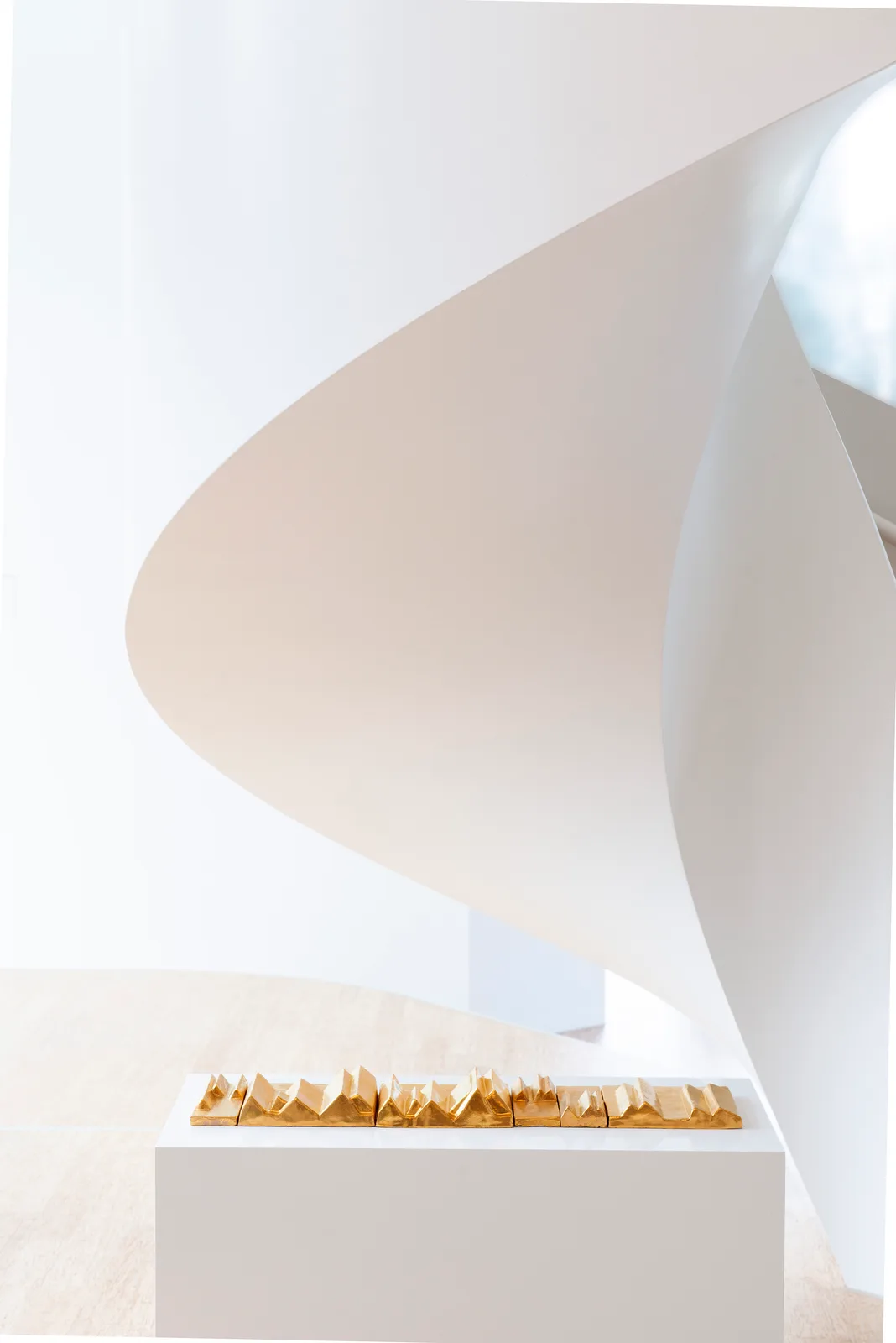 Eva Crebolder — The Gold Folded Rim
