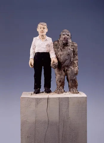 Stephan Balkenhol — Man met gorilla