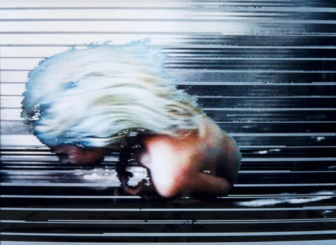 Pipilotti Rist — Selbstlos im Lavabad (Selfless In The Bath Of Lava) (video still)