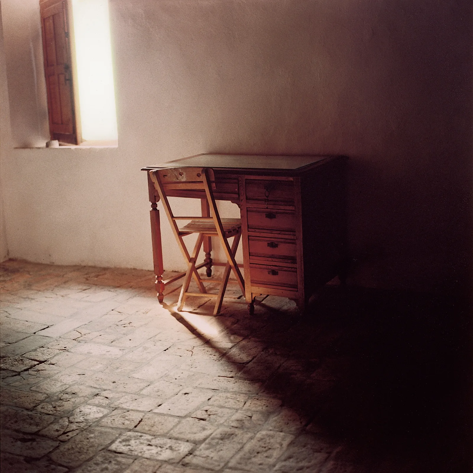 Elisa Sighicelli — Gello: Desk