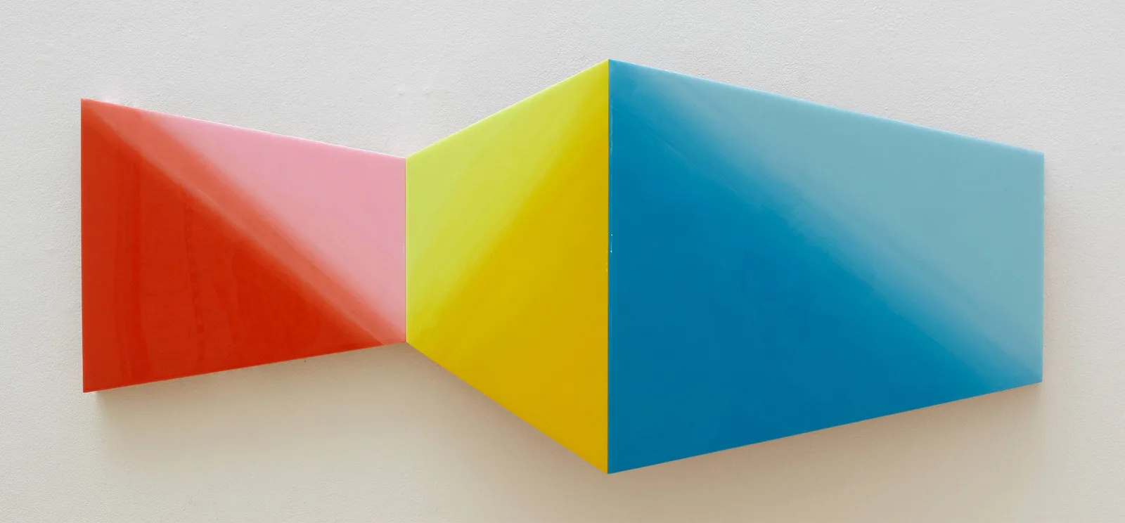 Esther Tielemans — Between infrared and ultraviolet
